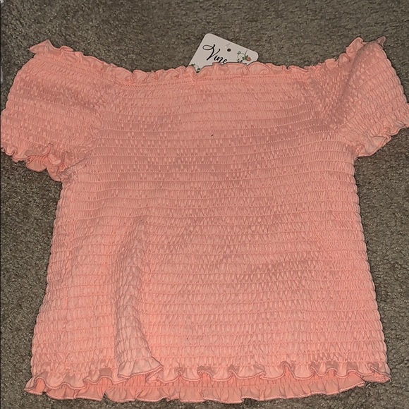 Super cute stretchy coral/pink crop top - Picture 4 of 5